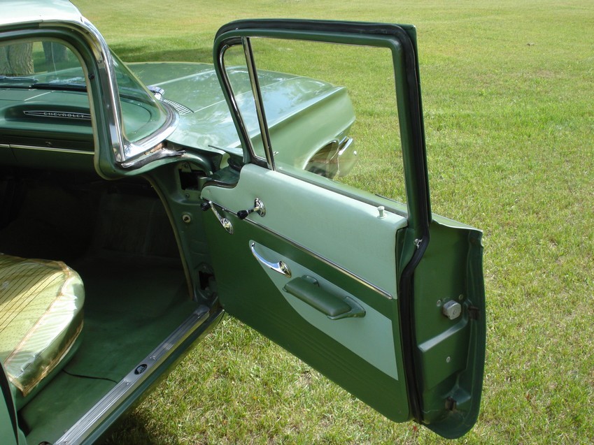 1960 Bel Air 4 door Sedan green 39kmiles 38.jpg